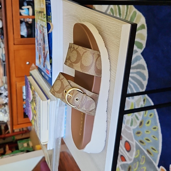 COACH SANDAL - Picture 1 of 3